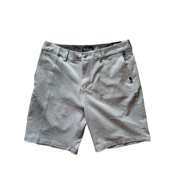 NWT Quiksilver Men’s Gray Stretch Hybrid Shorts W30/L20 Regular Fit BeachtoBar - Picture 1 of 5